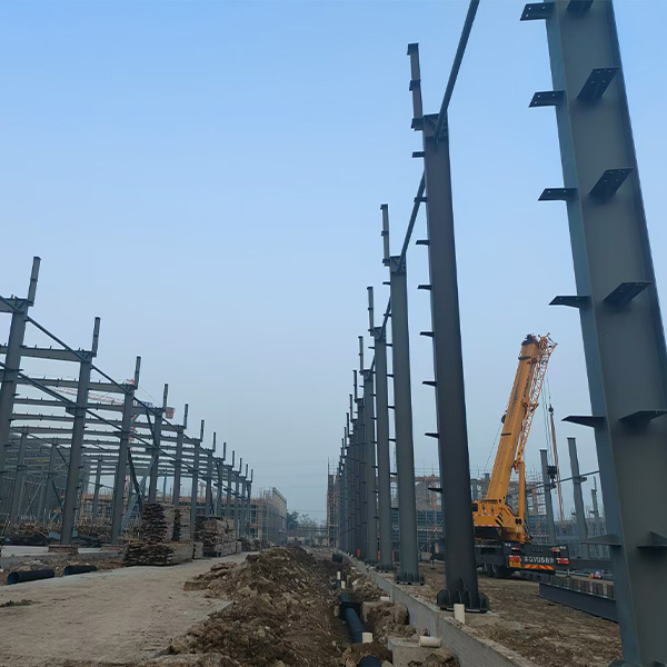 在建鋼結(jié)構(gòu)廠(chǎng)房工程